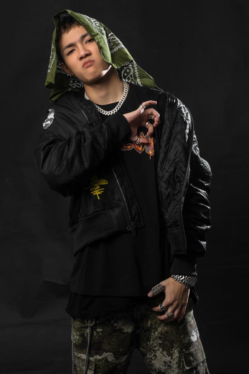 Khoảnh khắc biểu diễn live tạo hình nền Tage cực chất