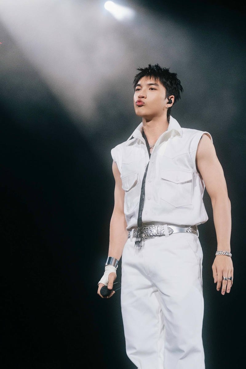 Khoảnh khắc biểu diễn nổi bật của HIEUTHUHAI