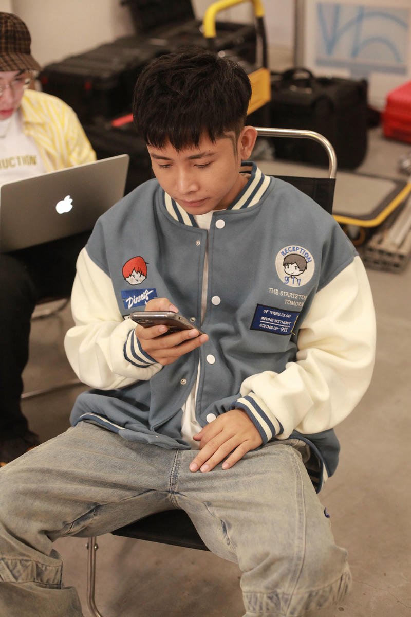 Khoảnh khắc chill nhẹ mang vibe hình nền Ricky Star