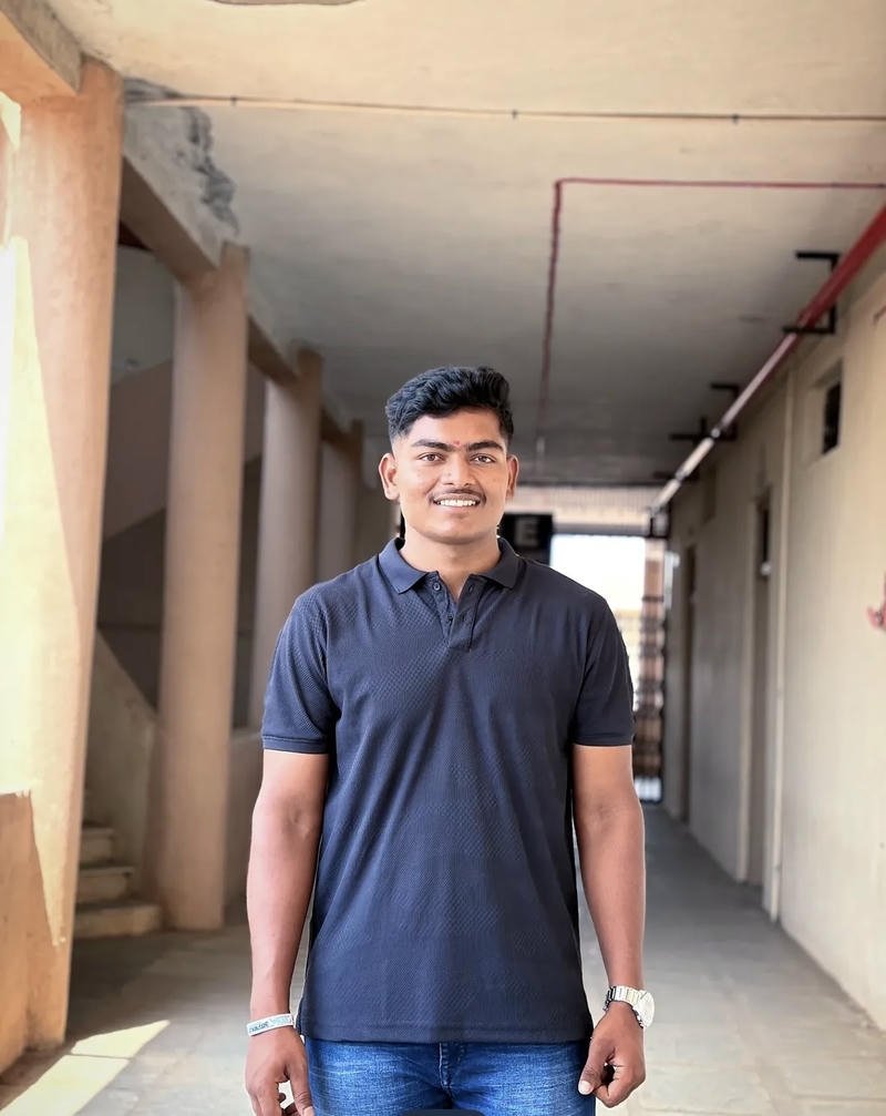 Khoảnh khắc cười vui nhộn của trai ấn độ hài