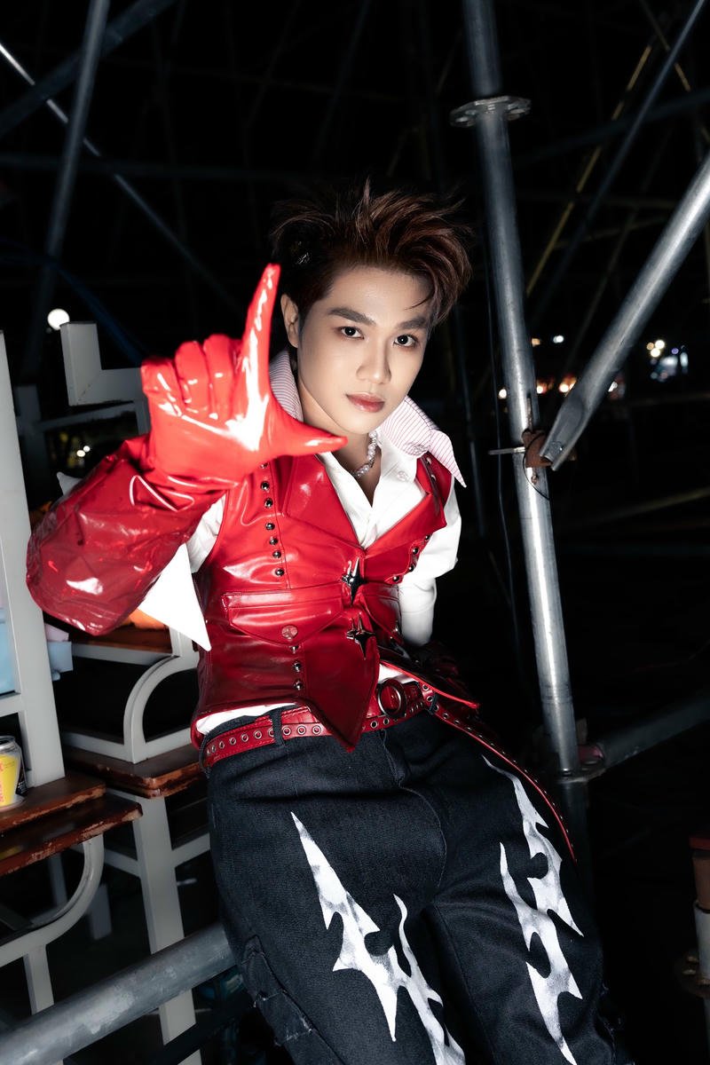 Khoảnh khắc đời thường giản dị tạo nên nền Captain Boy