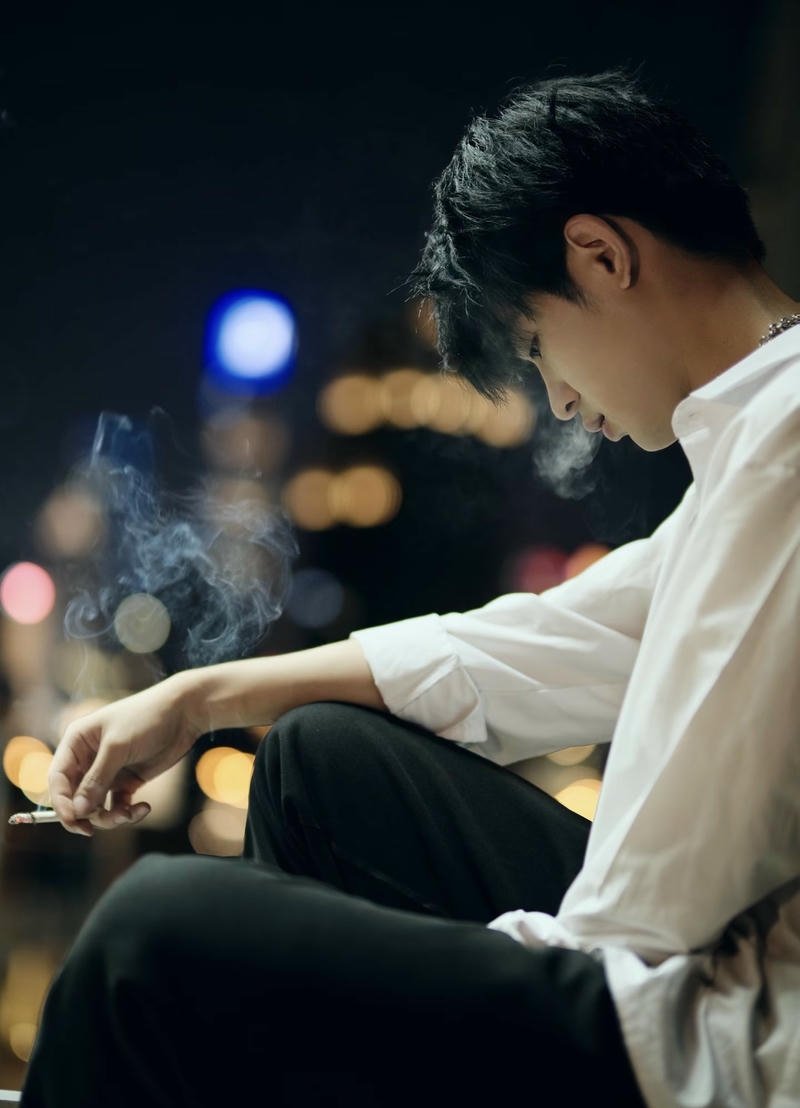 Khoảnh khắc đơn độc nam buồn nền điện thoại