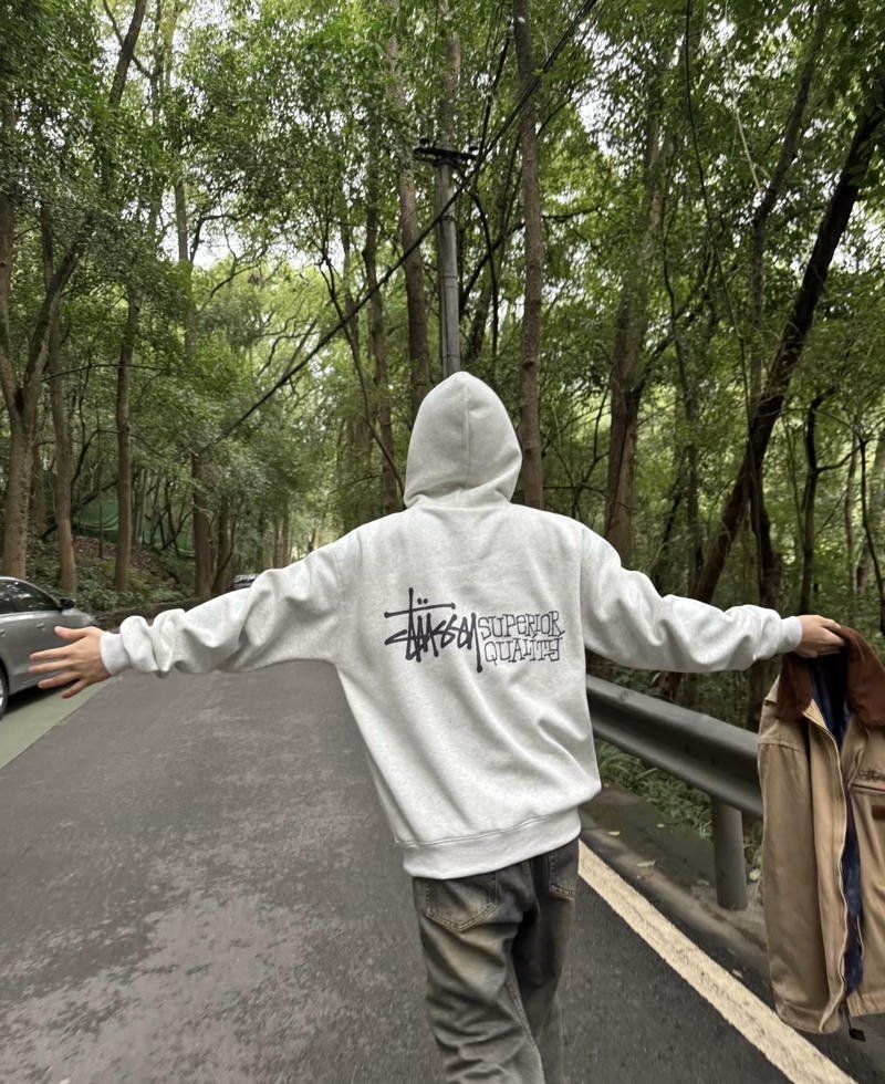 Khung cảnh giản dị trong ảnh nam chụp sau lưng dễ nhìn