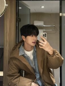 Mẫu nam ánh mắt lạnh cuốn hút ảnh trai hàn quốc