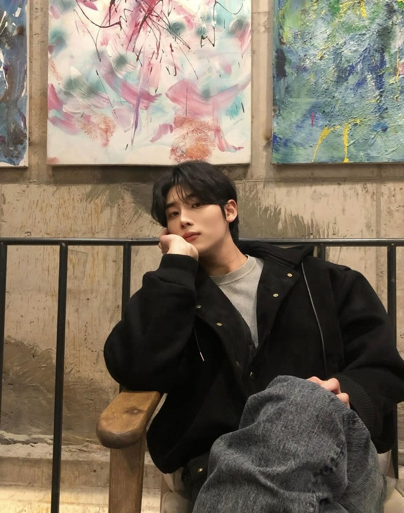 Trai đẹp Hàn Quốc ngầu phù hợp làm hình nền máy tính