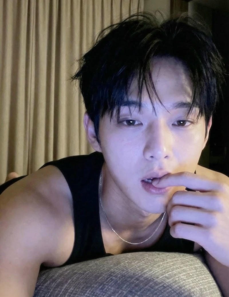 Hình ảnh trai đẹp Hàn Quốc ngầu body cân đối