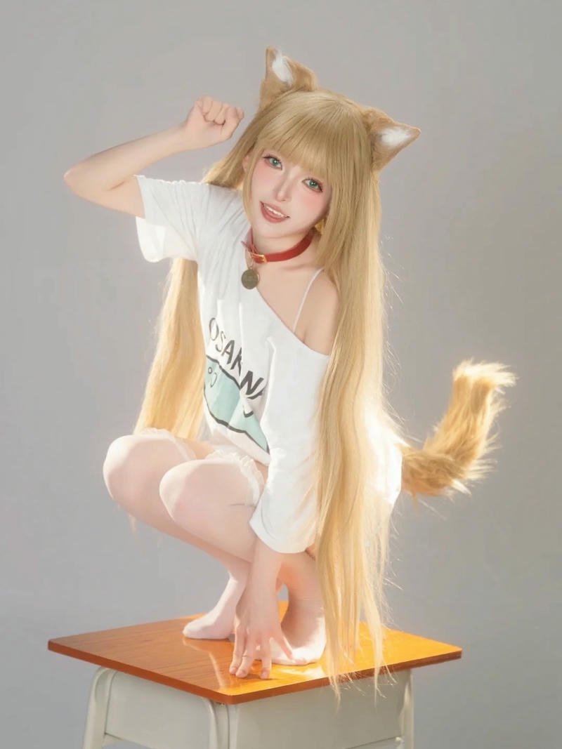 Mỹ nhân cosplay mèo biểu hiện đáng yêu nổi bật