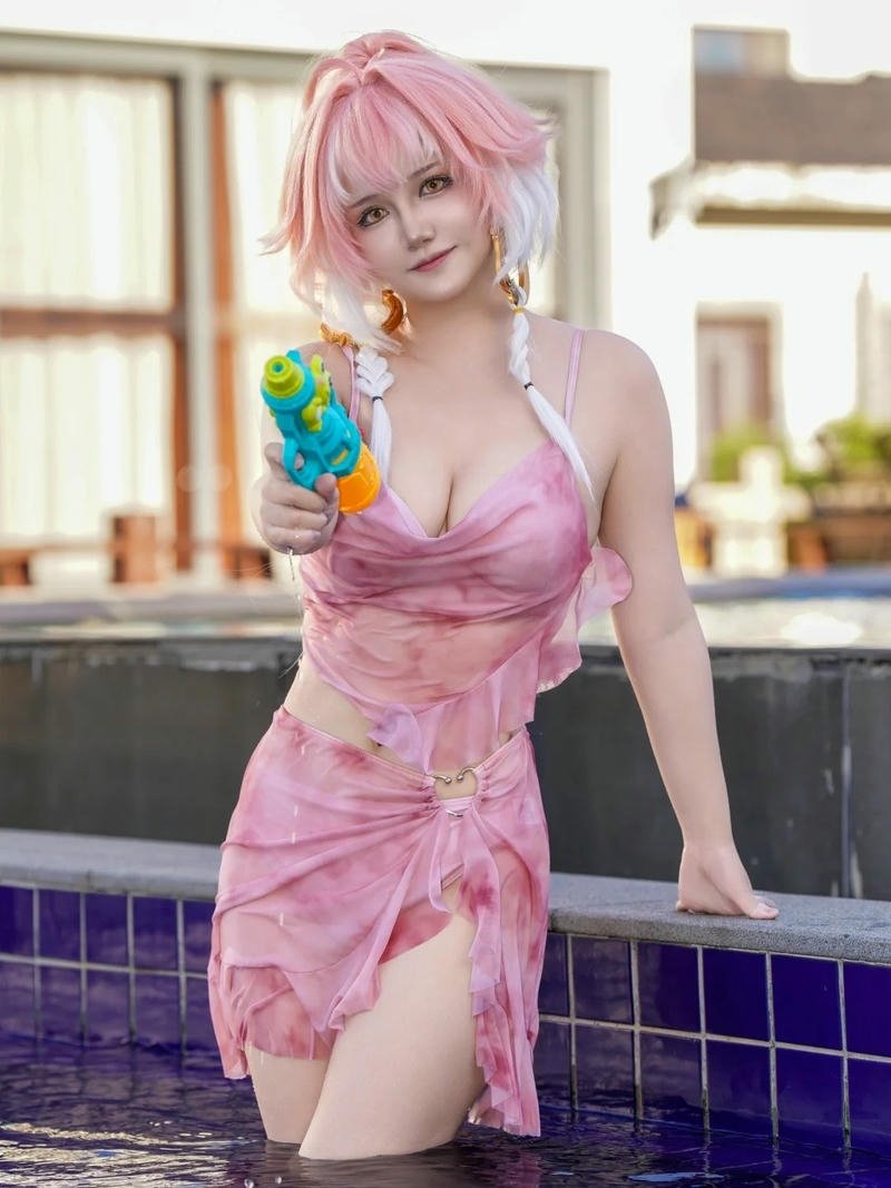 Mỹ nữ cosplay nhân vật hoạt hình phong cách mềm mại