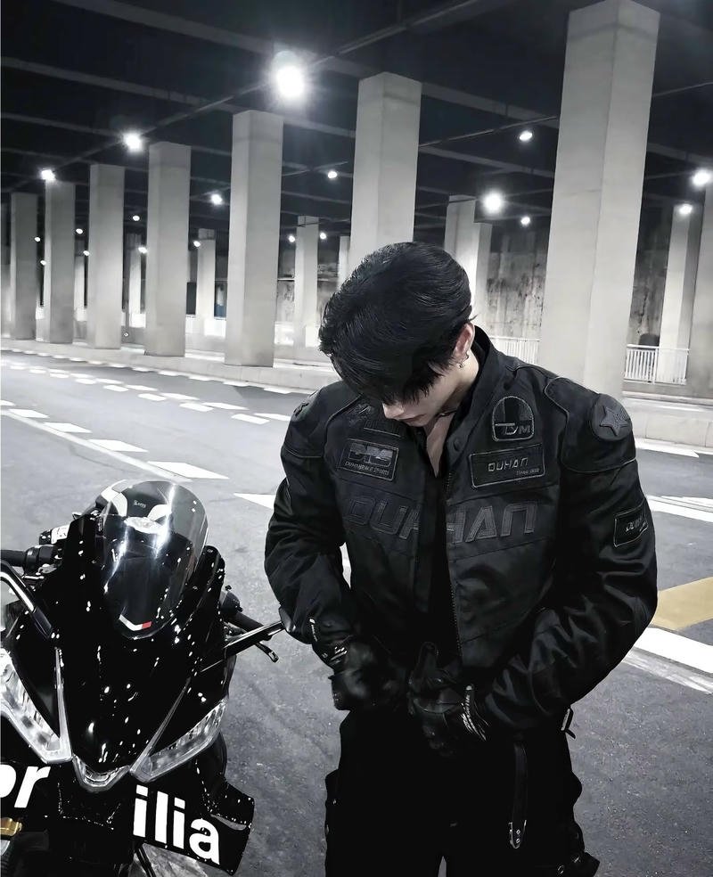 Nam sinh phong cách Hàn Quốc với vẻ ngoài sáng