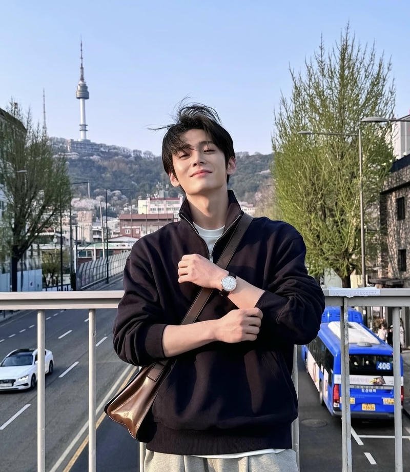 Nam sinh phong cách học đường vibe thanh xuân vườn trường