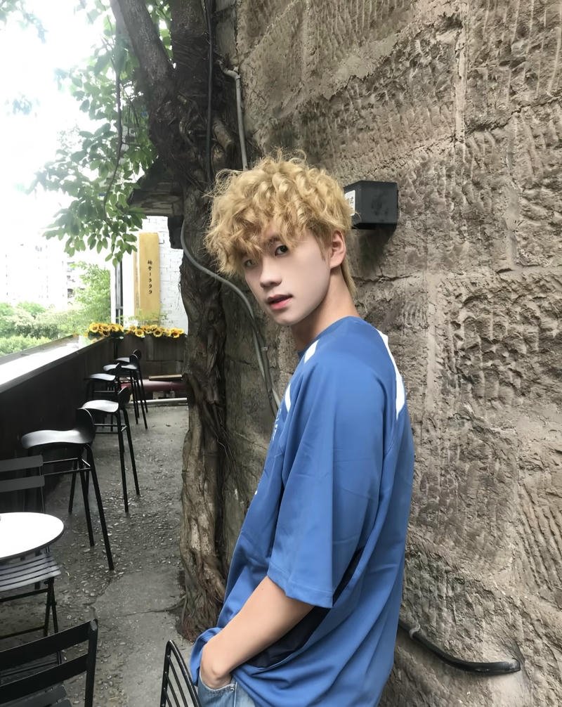 Nam thần học đường K11 với phong cách năng động thể thao