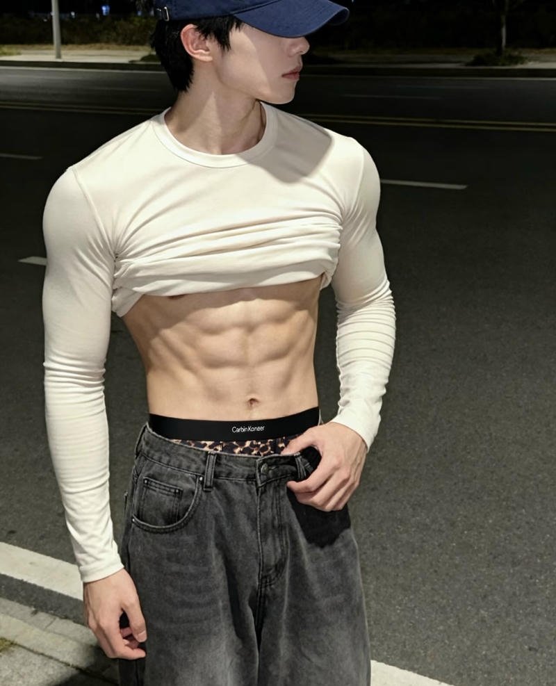 Nam thanh niên thể hình nổi bật trong ảnh trai 6 múi