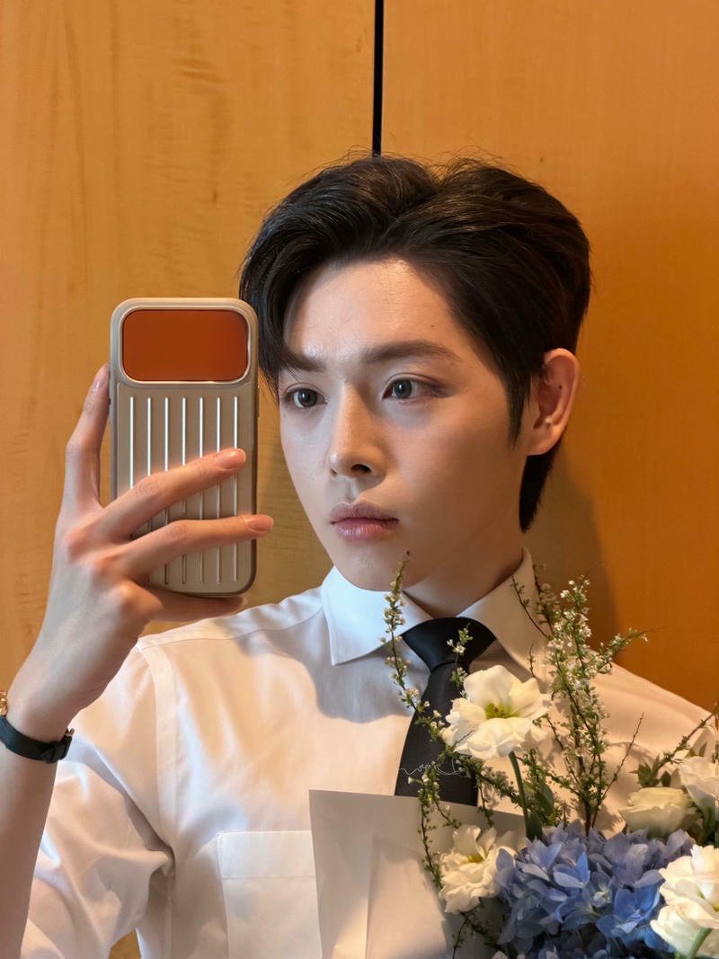 Nét đáng yêu của Đức Phúc trong ảnh nền đời thường