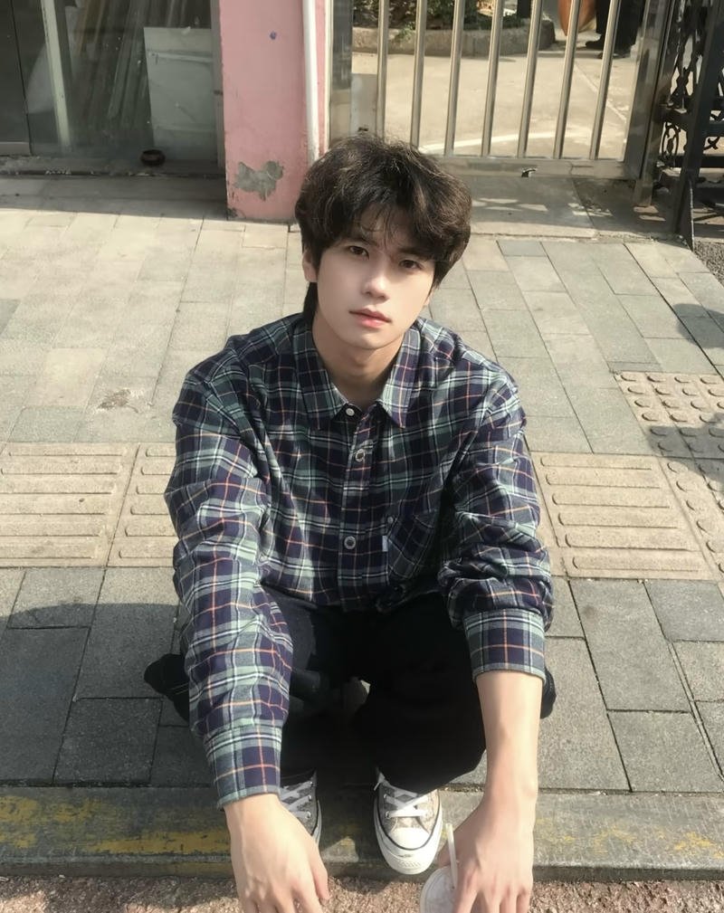 Nét mặt hài hòa của thiếu niên trong ảnh trai 2K8