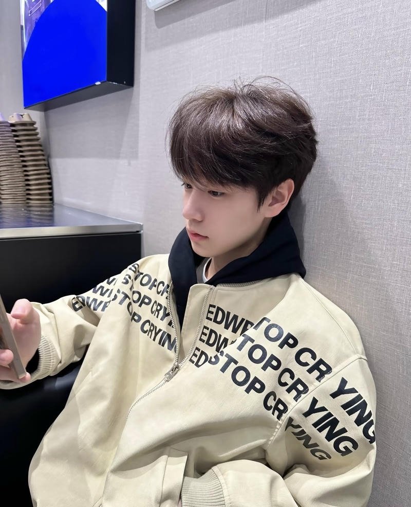 Nét tinh tế làm ảnh trai k10 thêm phần ấn tượng