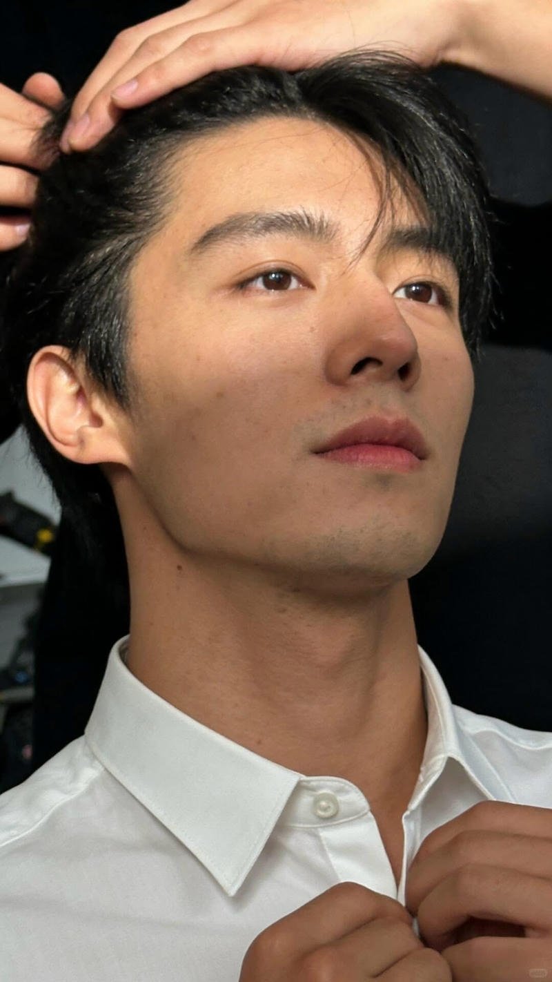 Nụ cười ấm áp chuẩn trai đẹp Việt Nam dễ thương