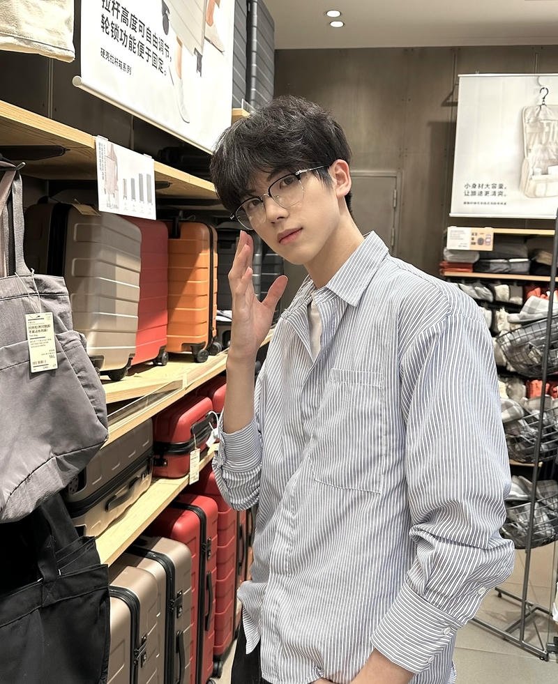 Nụ cười tươi của nam thần học đường k11