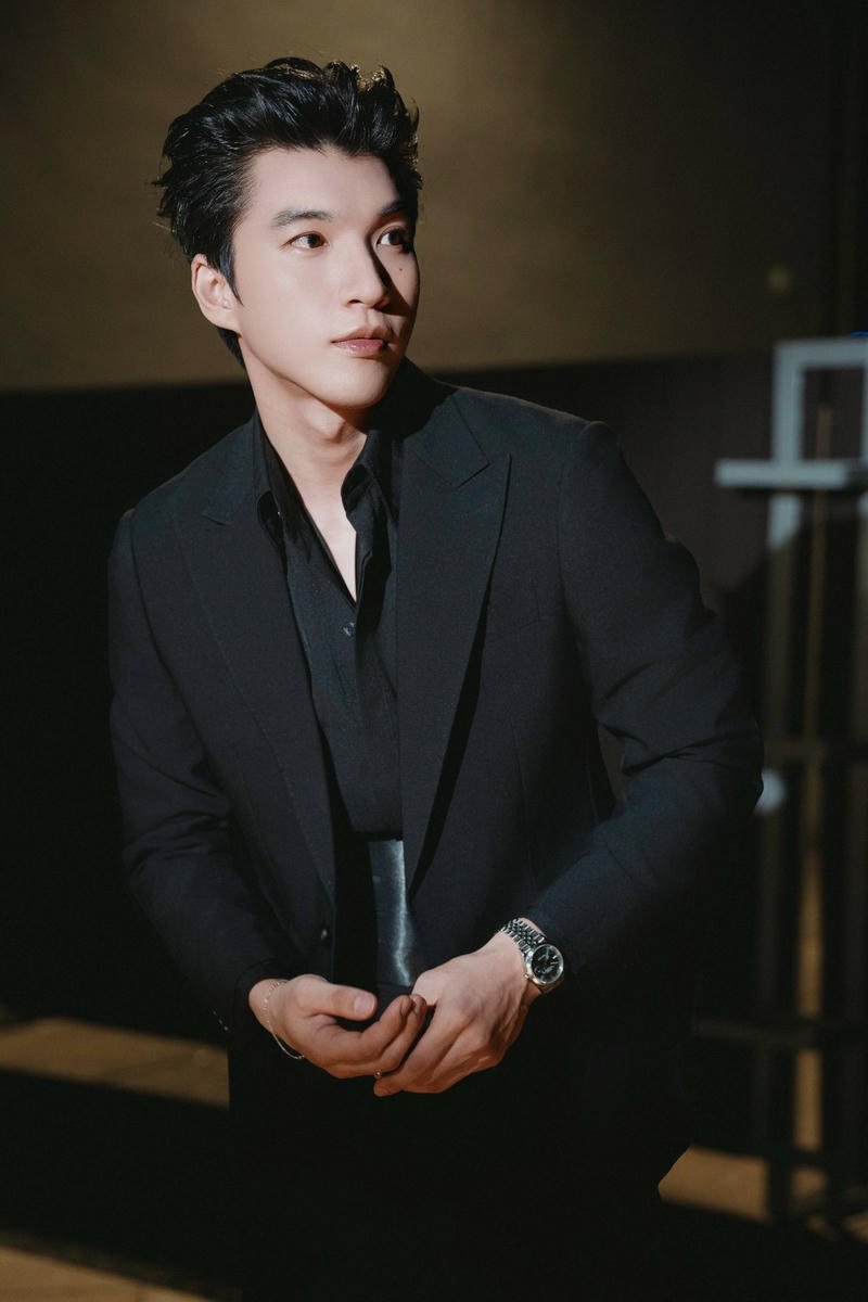 Phong cách cá tính của HIEUTHUHAI trong ảnh nền đẹp