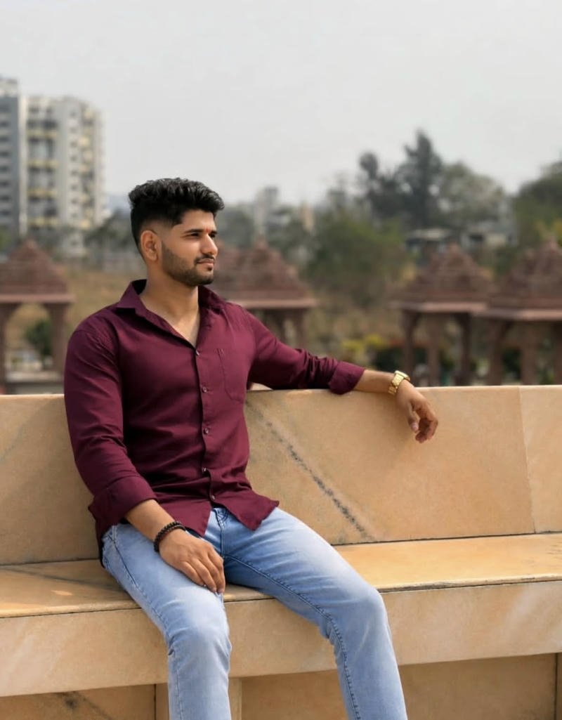 Phong thái lạnh lùng chuẩn ảnh trai ấn độ ngầu