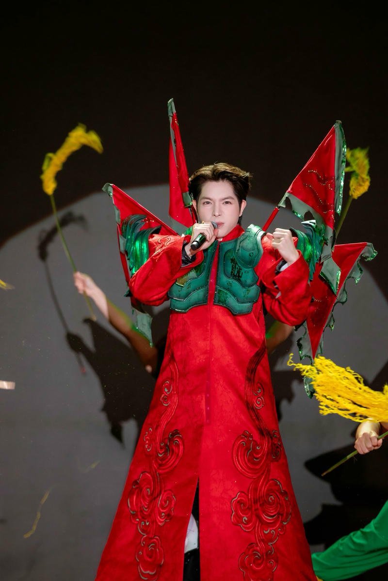 Phong thái tự nhiên của Đức Phúc trong ảnh nền cute