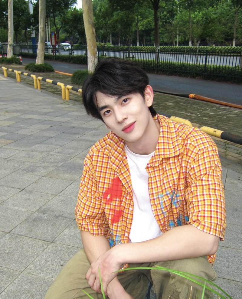 Soái ca Trung Quốc gương mặt thư sinh thu hút ánh nhìn