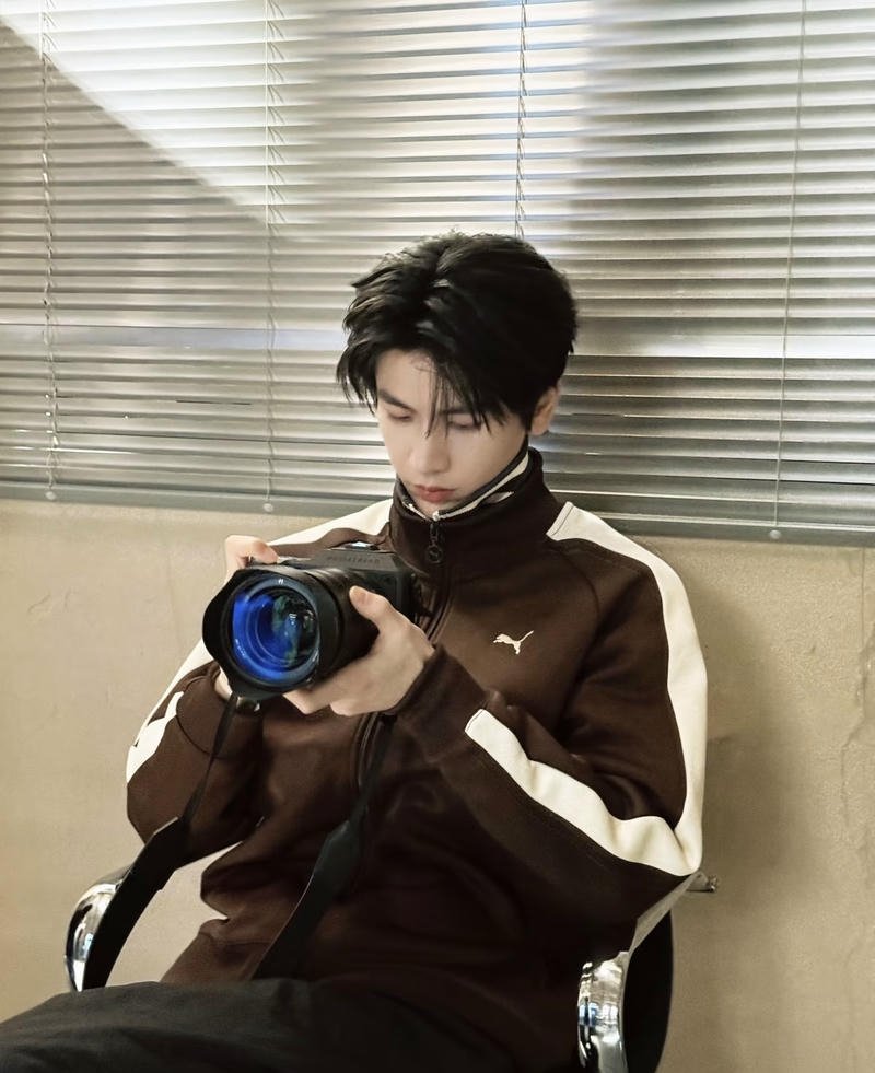 Thần sắc dễ mến ghi lại trong ảnh trai 2K8