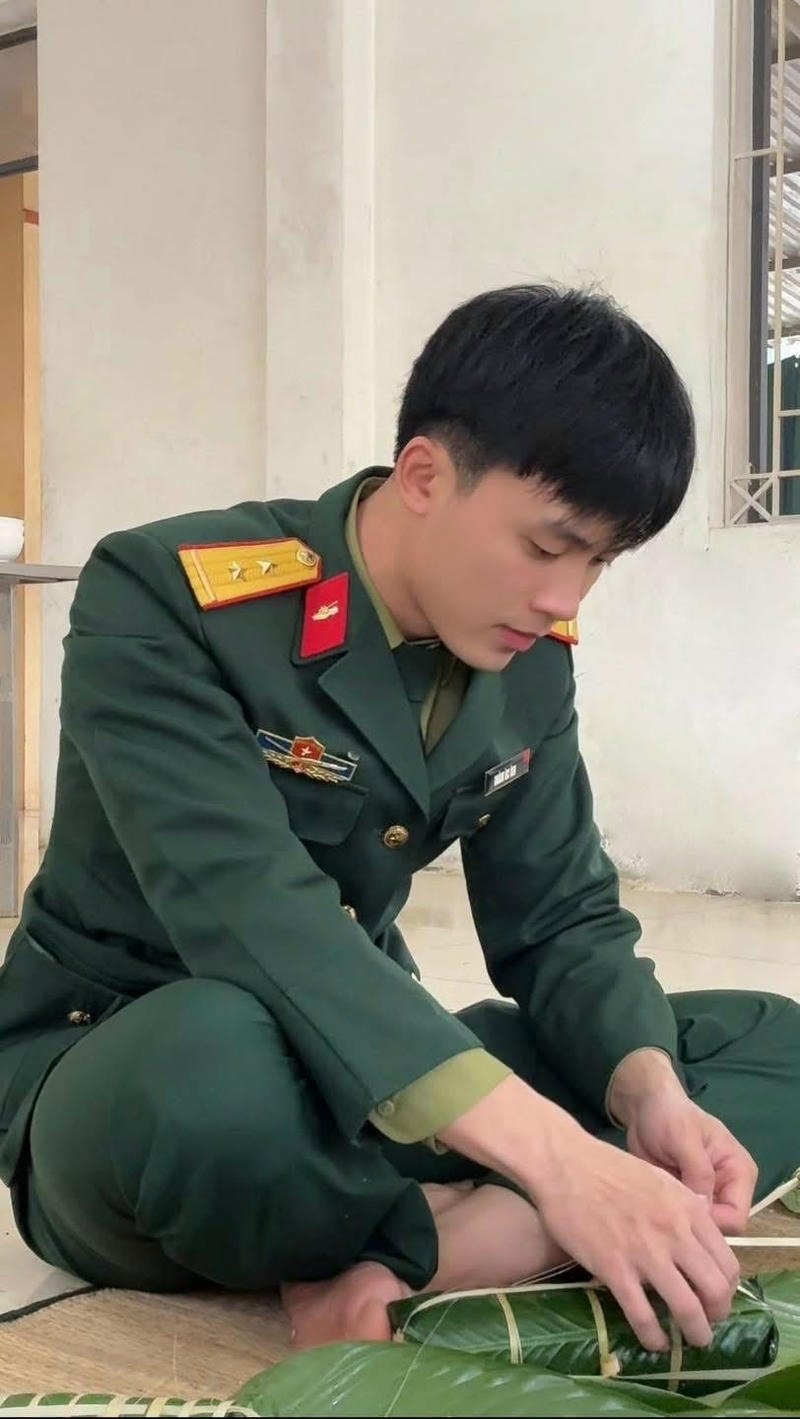 Thần thái lạnh lùng chuẩn trai đẹp Việt Nam ngầu