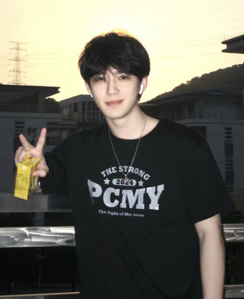 Thanh niên K7 với diện mạo trẻ trung nổi bật