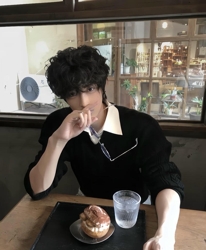 Thiếu niên mặc áo sơ mi đơn giản thế hệ 2K8