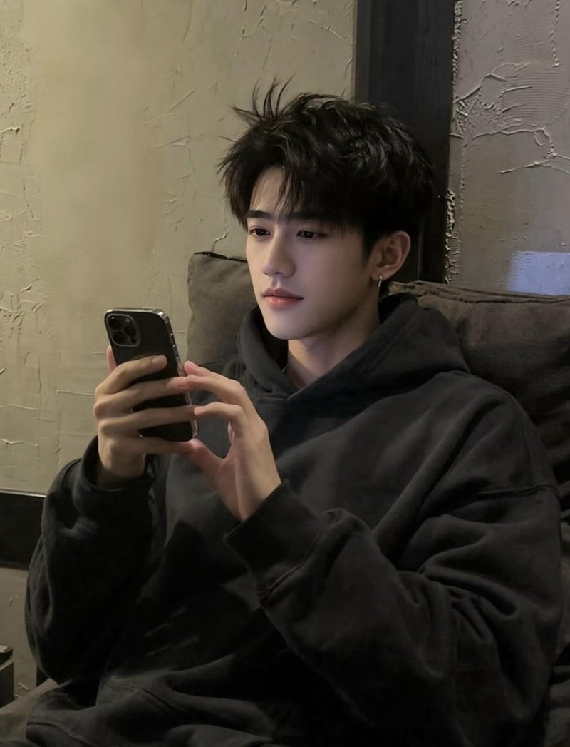 Thiếu niên phong cách học đường xuất hiện trong ảnh trai 2K8