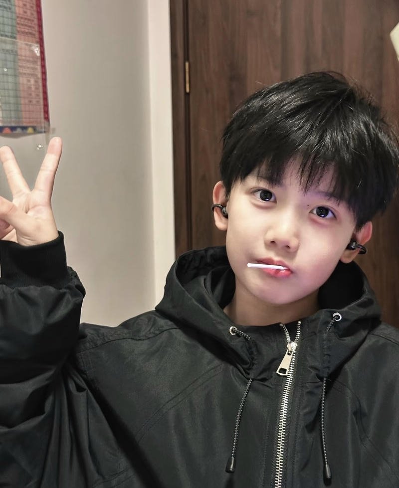 Trai 2k13 đẹp khiến người xem chú ý ngay từ cái nhìn đầu