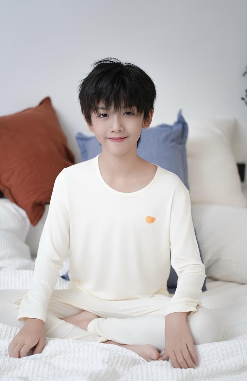 Trai đẹp 2k13 xuất hiện với vibe đơn giản mà cuốn