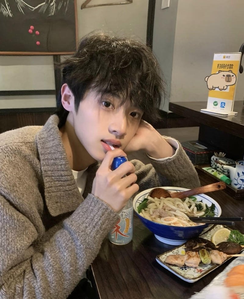 Vẻ ngoài khỏe khoắn trong bộ ảnh trai K11