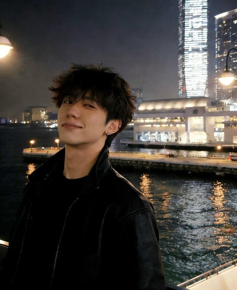 Vẻ ngoài thân thiện của chàng trai trong ảnh trai K12