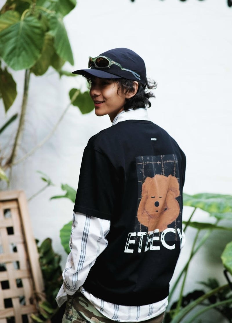 Vóc dáng thẳng trong ảnh nam chụp sau lưng rất đẹp