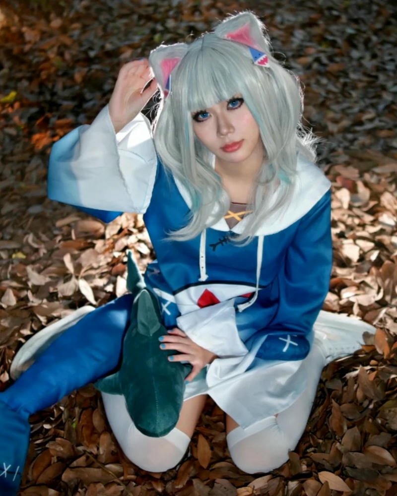 Yaoyaoqwq Gawr Gura cosplay biểu cảm tự nhiên đầy sức sống