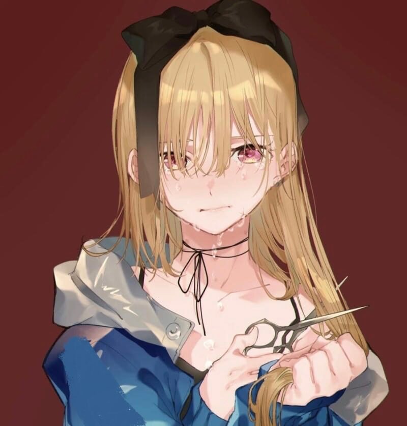 Ảnh anime nữ buồn với ánh mắt rưng rưng