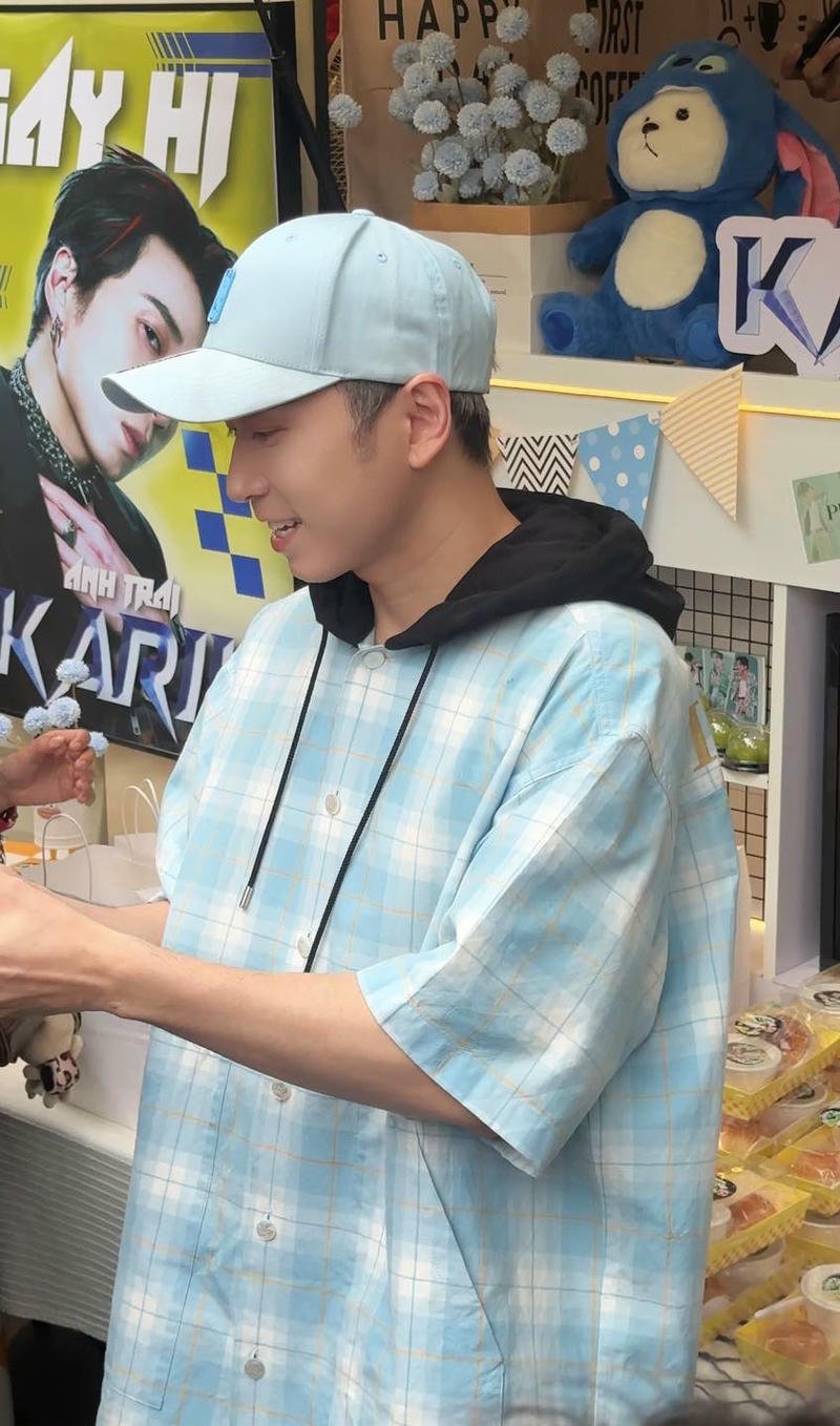 Ảnh chân dung nghệ sĩ Karik dùng làm nền đẹp