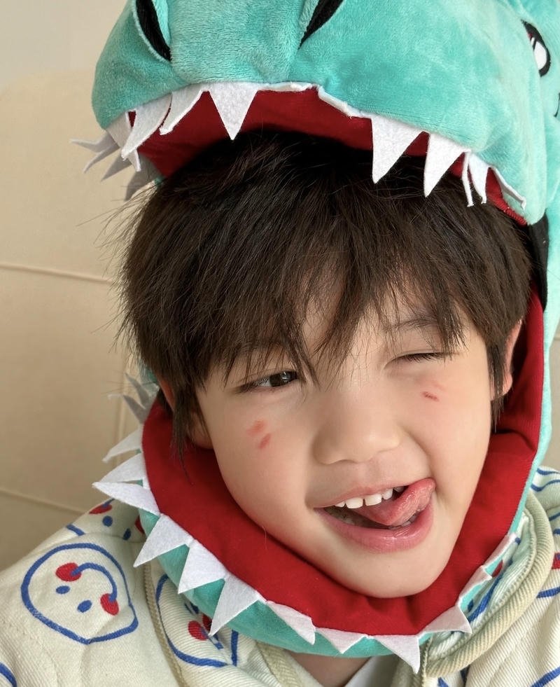 Ánh mắt long lanh giúp ảnh bé trai đáng yêu nổi bật