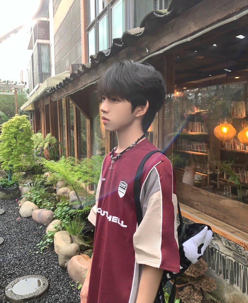 Ánh mắt nổi bật trai đẹp 13 tuổi hình nền đẹp