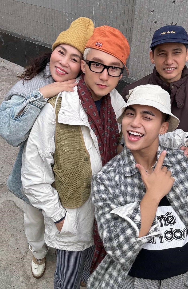 Ánh mắt sắc nét Sơn Tùng MTP hình nền