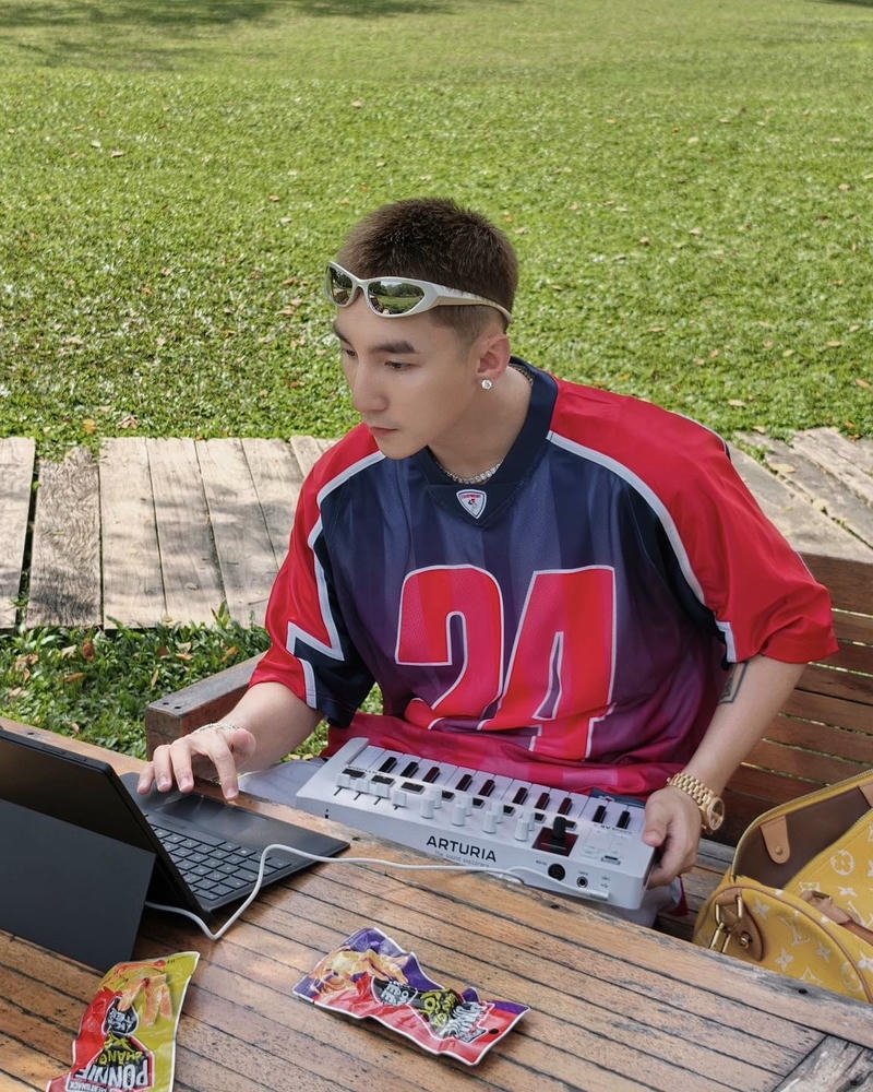 Ánh mắt thu hút Sơn Tùng MTP hình nền đẹp