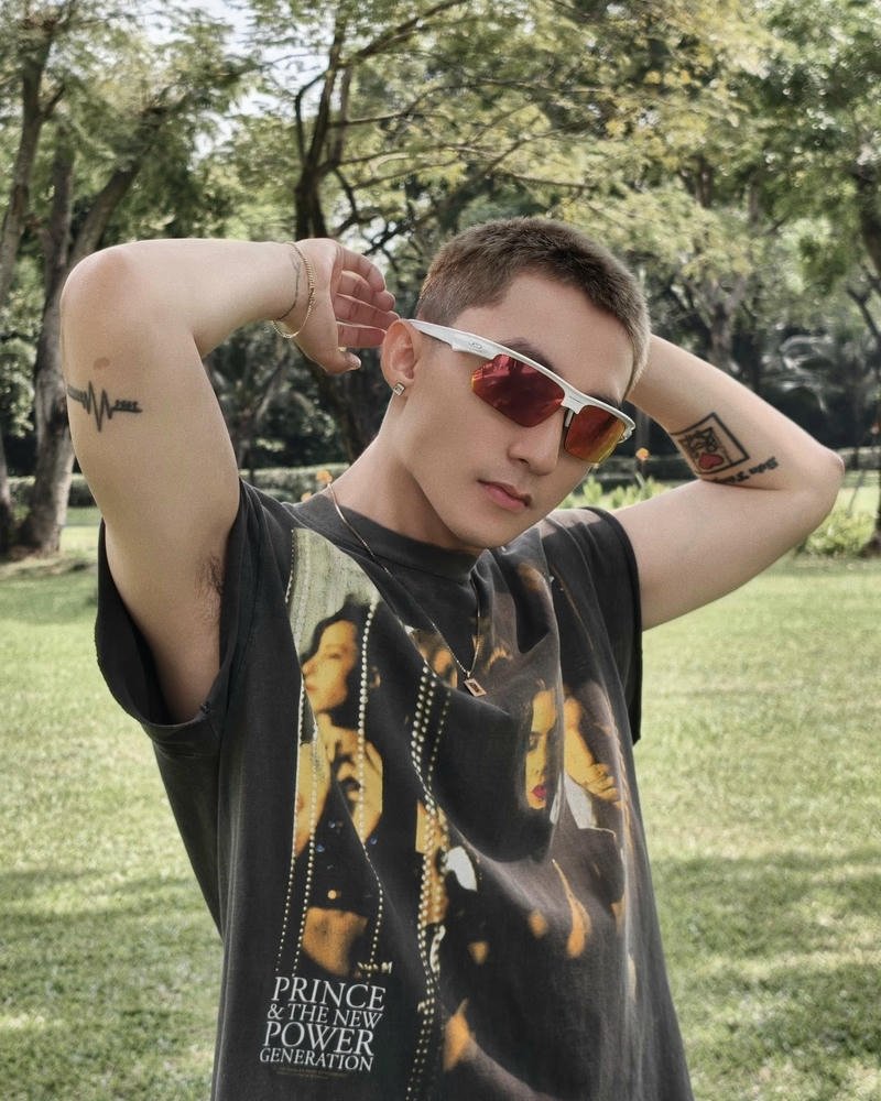 Ánh nhìn sâu sắc Sơn Tùng MTP ảnh nền