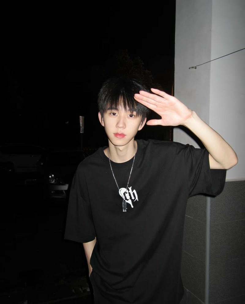 Biểu cảm cool ngầu trai đẹp k9 hình nền