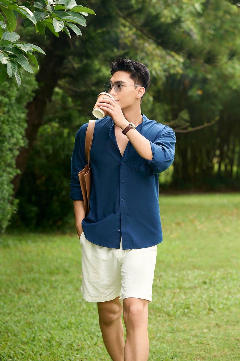 Biểu cảm tự nhiên Hoàng Minh Hưng trong nền
