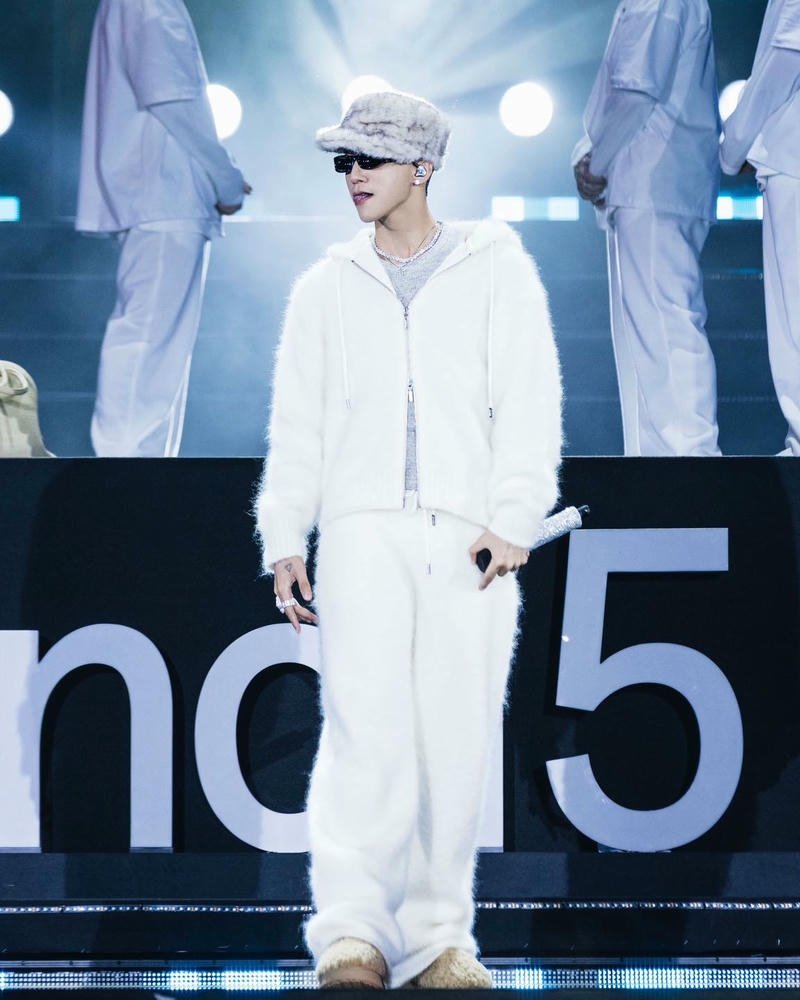 Biểu cảm tự tin Sơn Tùng MTP trên sân khấu