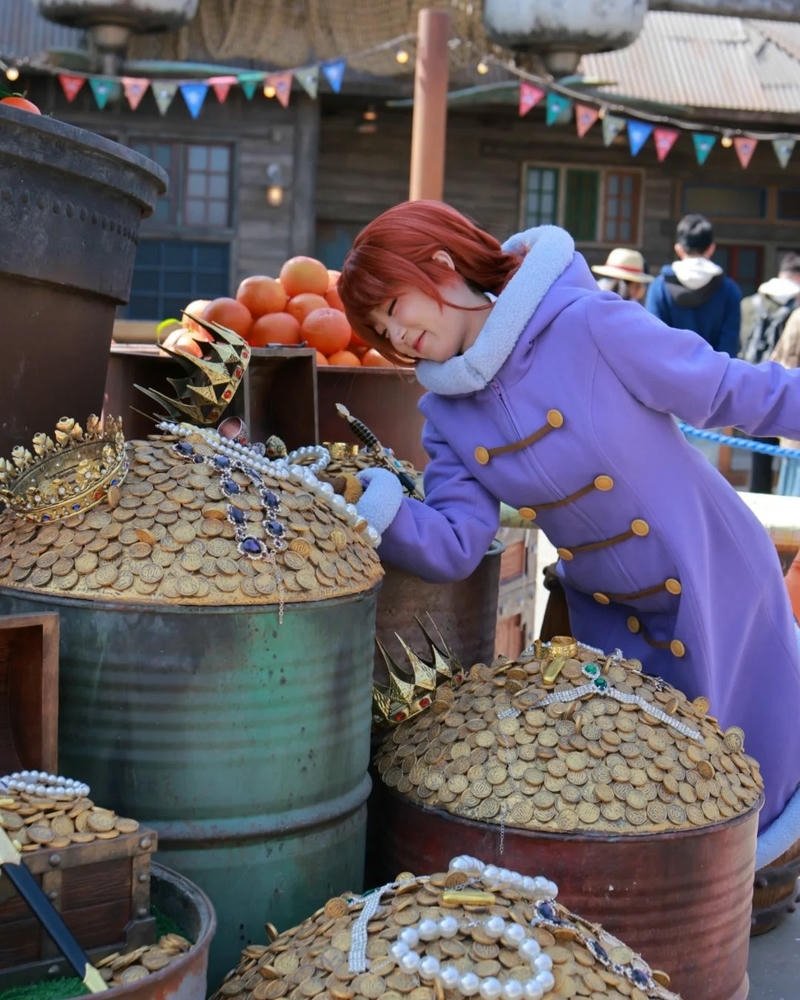 Cosplay Nami biểu cảm nhẹ nhàng nhưng ấn tượng