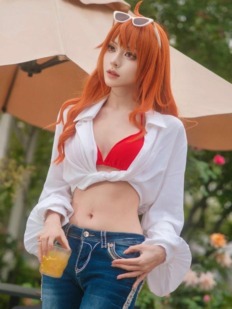 Cosplay Nami biểu cảm tự nhiên đầy cảm xúc