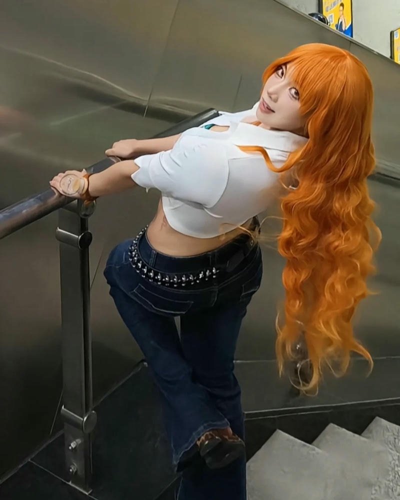 Cosplay Nami dáng vẻ năng động đầy sức sống