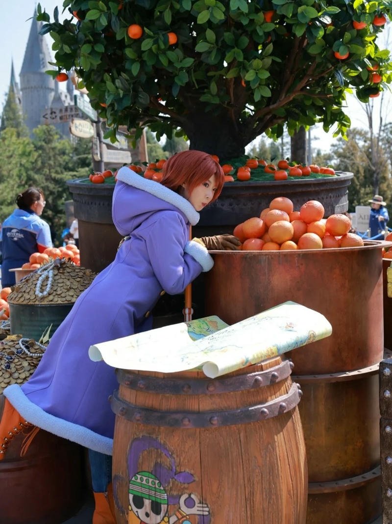 Cosplay Nami diện mạo nổi bật tôn đường nét